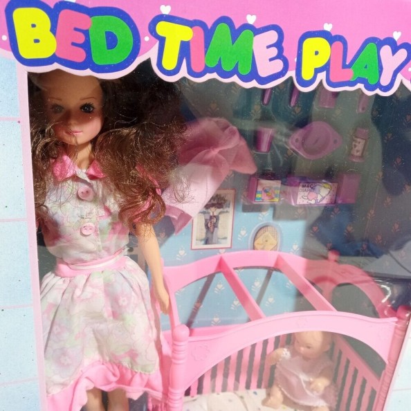 BETTY TEEN DOLL BED TIME PLAY SET #21078 4