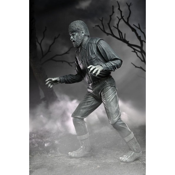 Universal Monsters Action Figure Ultimate The Wolf Man (Black & White) 18 cm