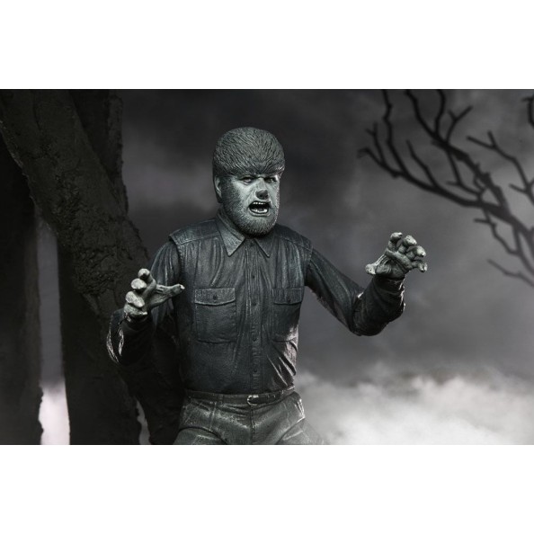 Universal Monsters Action Figure Ultimate The Wolf Man (Black & White) 18 cm