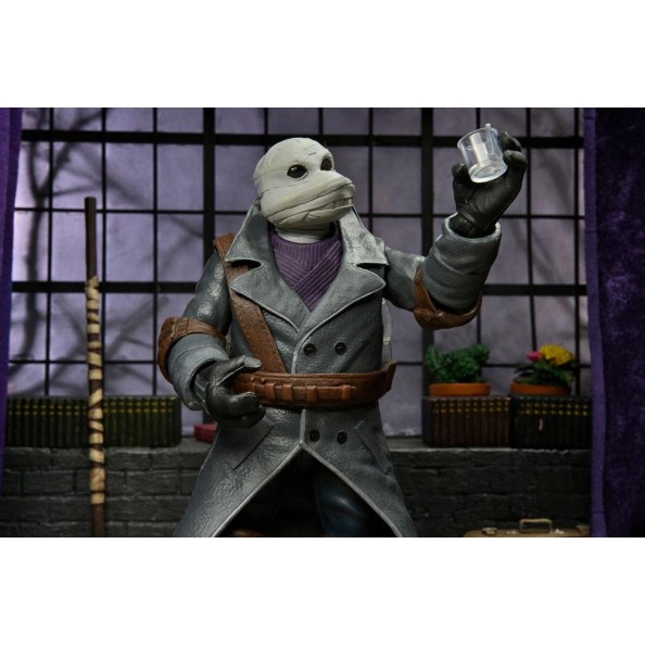 Universal Monsters x Teenage Mutant Ninja Turtles Ultimate Action Figure Donatello as The Invisible Man 18 cm